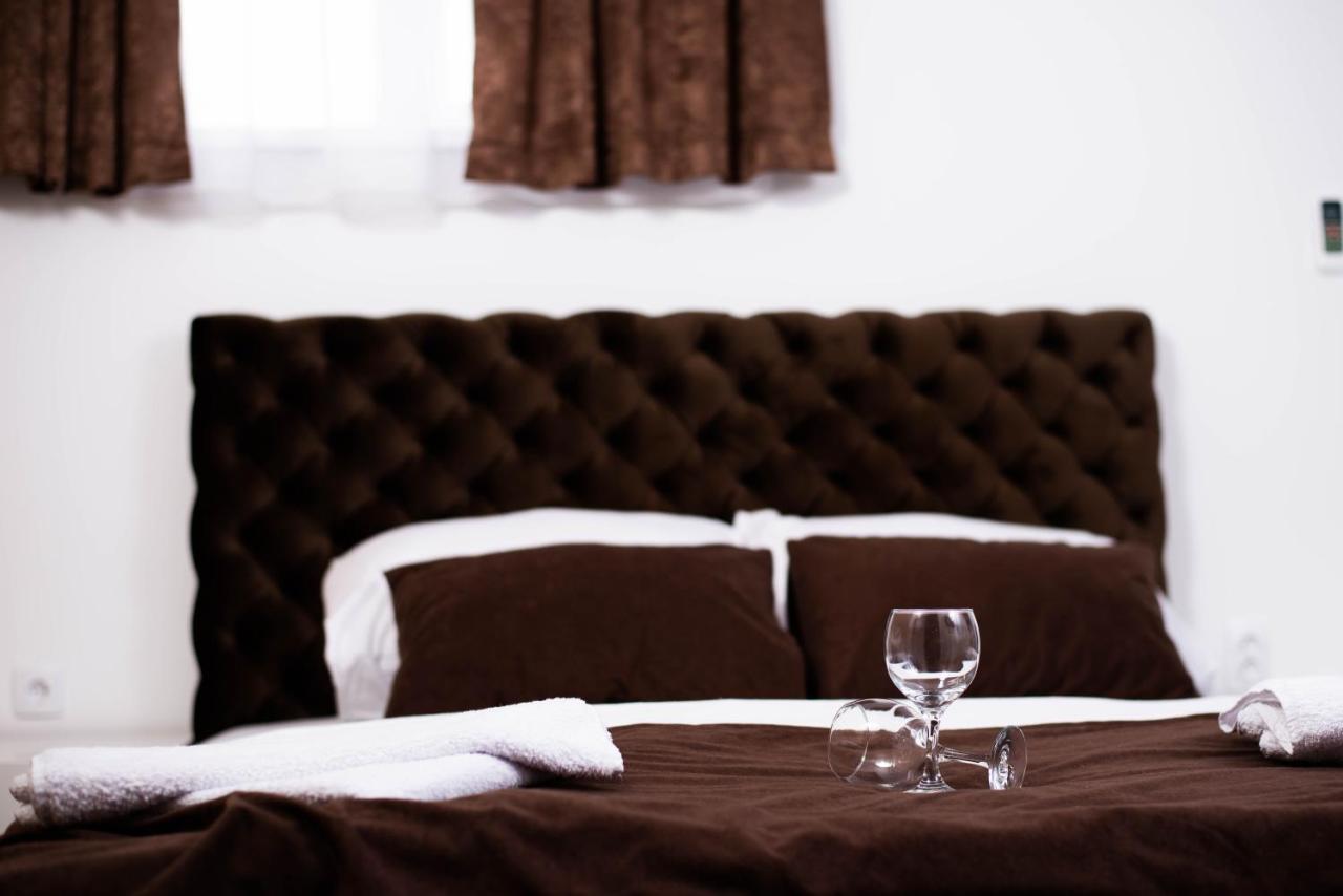 Sobe I Apartmani Casa Mia Pecinci Luaran gambar