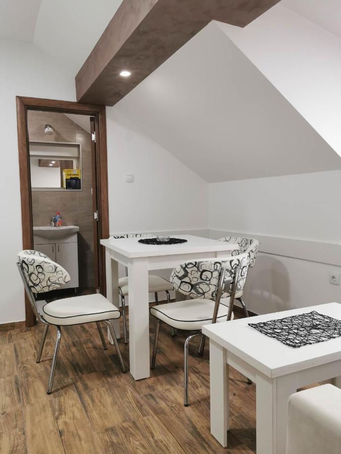 Sobe I Apartmani Casa Mia Pecinci Luaran gambar