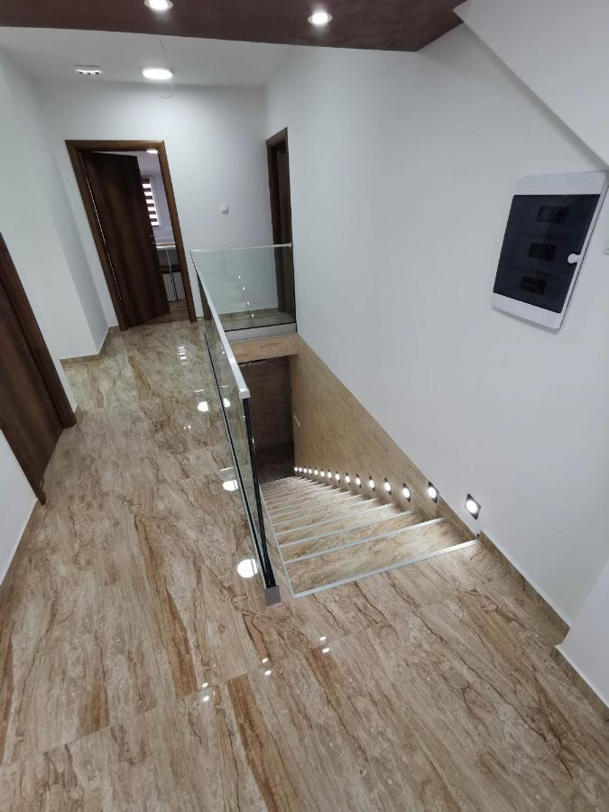 Sobe I Apartmani Casa Mia Pecinci Luaran gambar