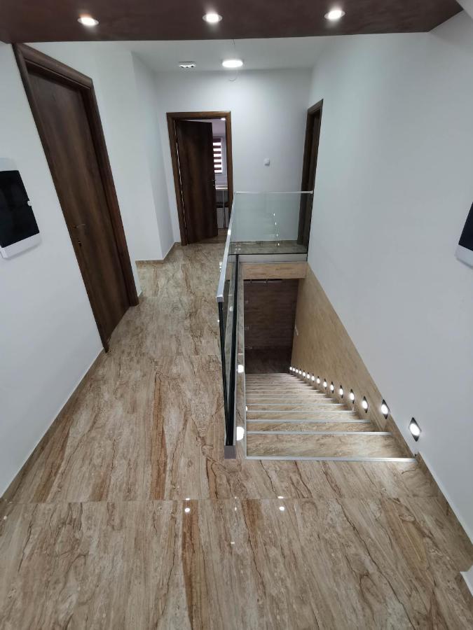 Sobe I Apartmani Casa Mia Pecinci Luaran gambar