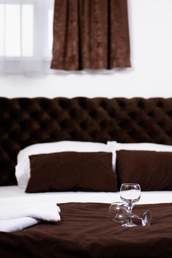 Sobe I Apartmani Casa Mia Pecinci Luaran gambar