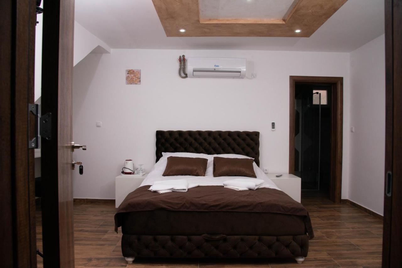 Sobe I Apartmani Casa Mia Pecinci Luaran gambar