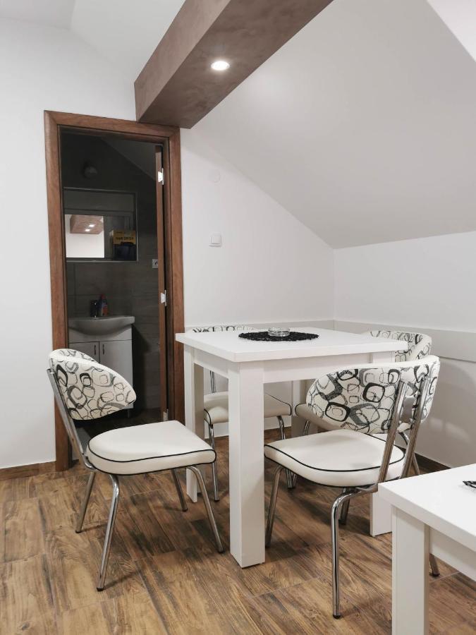Sobe I Apartmani Casa Mia Pecinci Luaran gambar