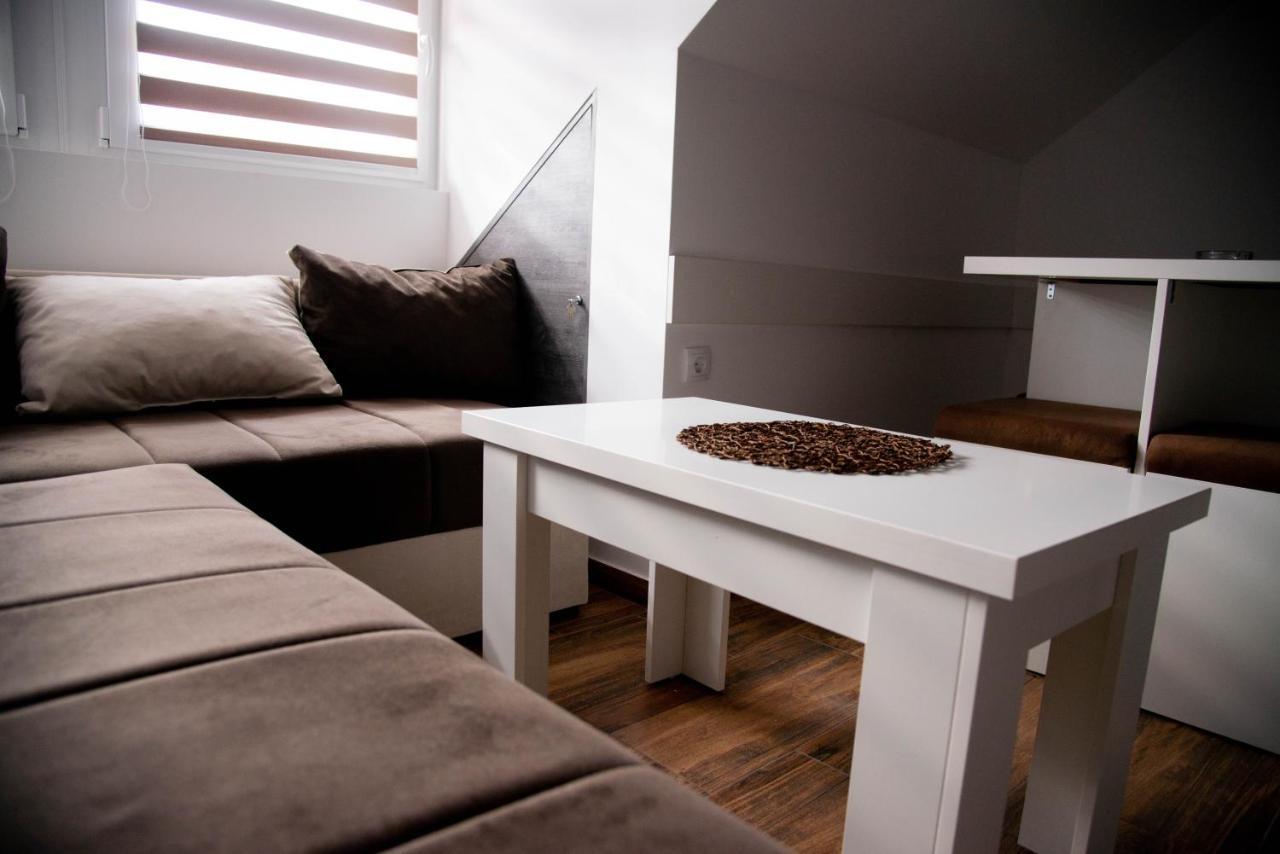 Sobe I Apartmani Casa Mia Pecinci Luaran gambar