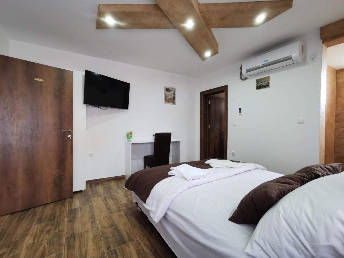 Sobe I Apartmani Casa Mia Pecinci Luaran gambar