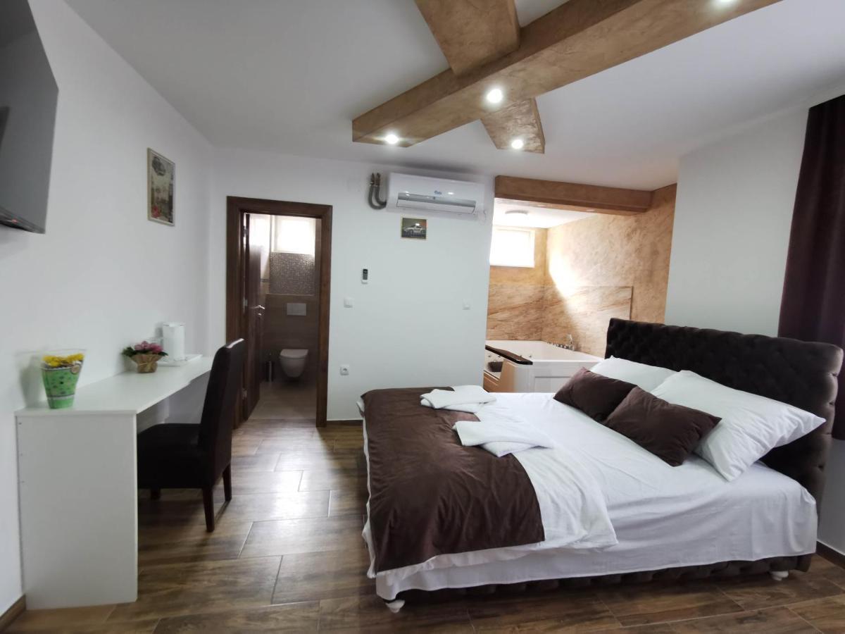 Sobe I Apartmani Casa Mia Pecinci Luaran gambar
