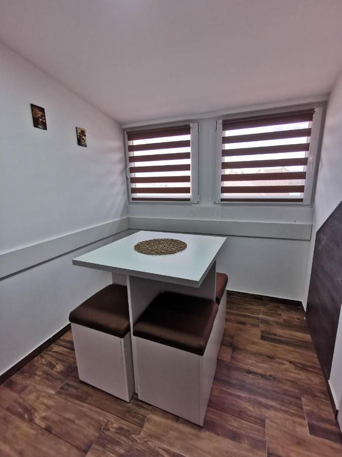 Sobe I Apartmani Casa Mia Pecinci Luaran gambar