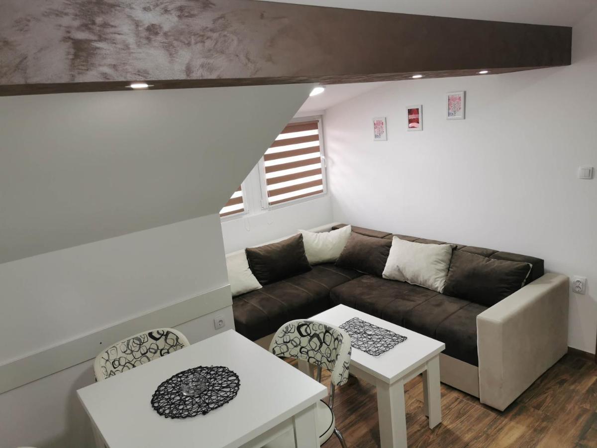 Sobe I Apartmani Casa Mia Pecinci Luaran gambar