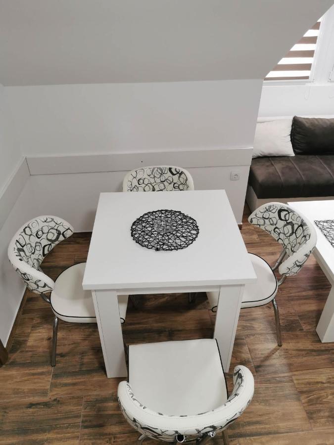 Sobe I Apartmani Casa Mia Pecinci Luaran gambar